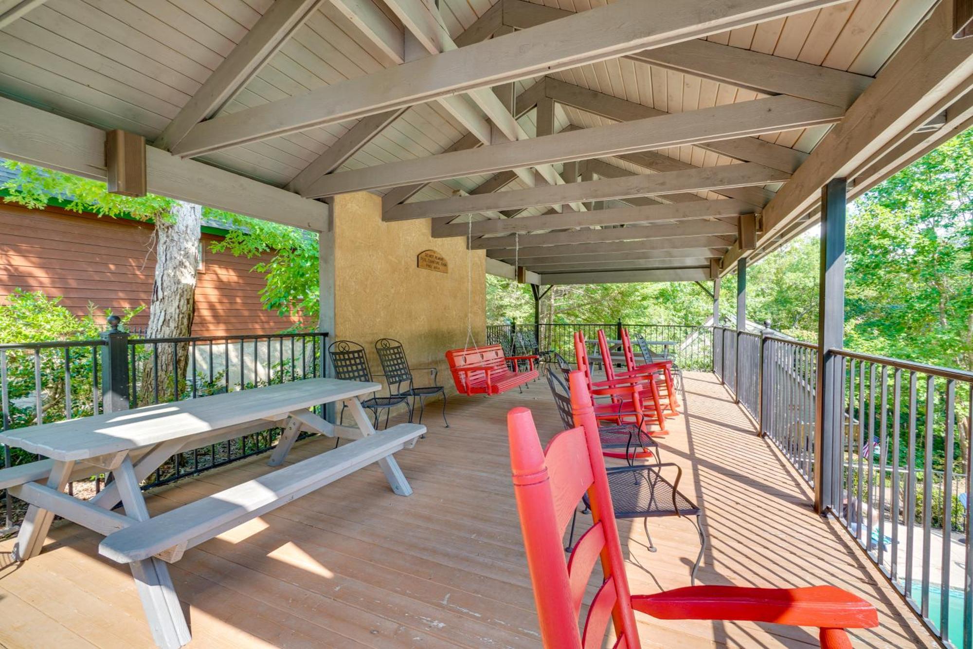 Smoky Mountain Cabin With Deck And Hot Tub! Pigeon Forge Bagian luar foto